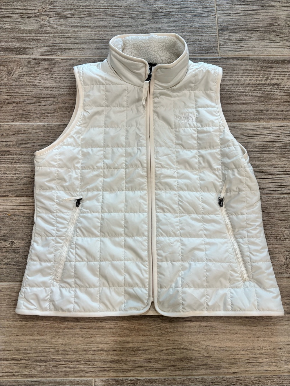 The North Face Womens Junction Insulated Vest Medium White Dune Cream Sherpa